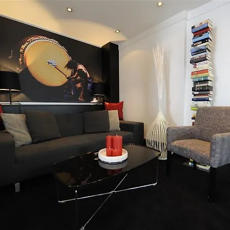 Max Brown Midtown, Part Of Sircle Collection