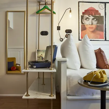 Max Brown Midtown, Part Of Sircle Collection