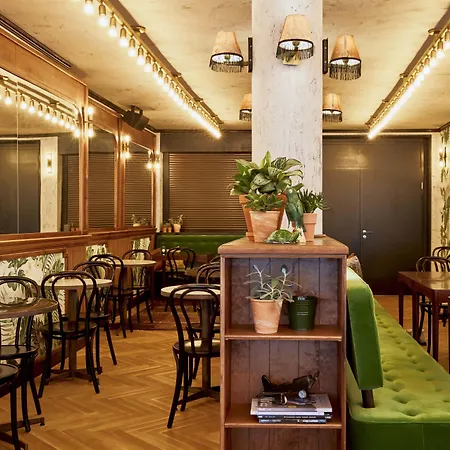 Max Brown Midtown, Part Of Sircle Collection 3*