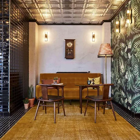 Max Brown Midtown, Part Of Sircle Collection 3*