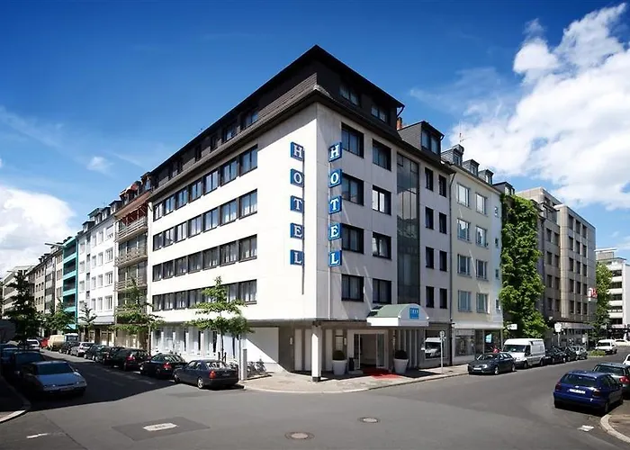 Max Brown Midtown, Part Of Sircle Collection 3*