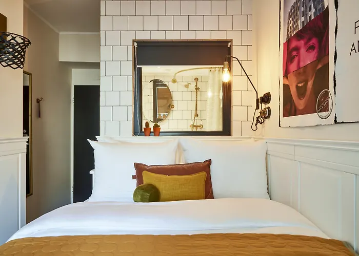 Max Brown Midtown, Part Of Sircle Collection