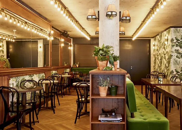 Max Brown Midtown, Part Of Sircle Collection 3*