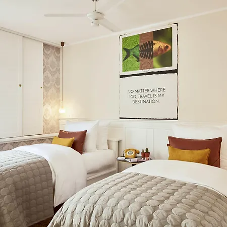 Max Brown Midtown, Part Of Sircle Collection 3*