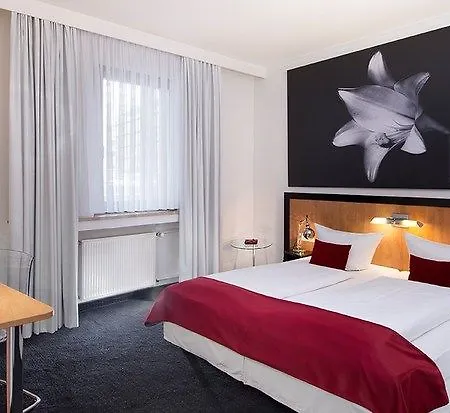 Max Brown Midtown, Part Of Sircle Collection 3*