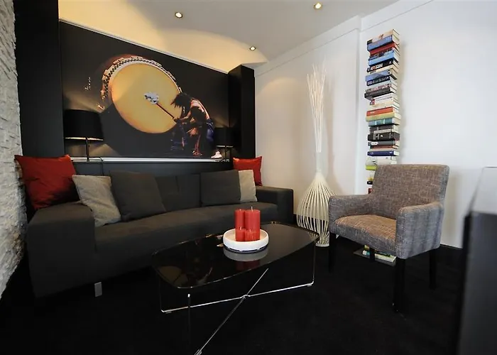 Max Brown Midtown, Part Of Sircle Collection