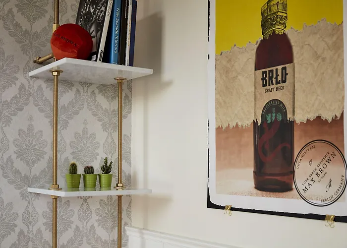 Max Brown Midtown, Part Of Sircle Collection